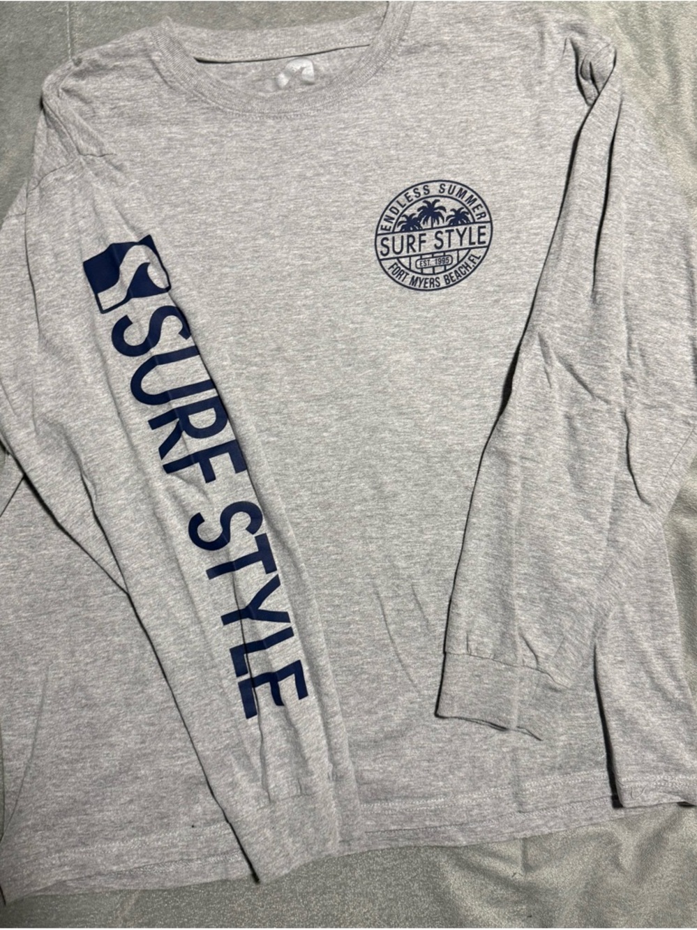 surf style Long Sleeve Tee in Light Gray with Navy Graphics